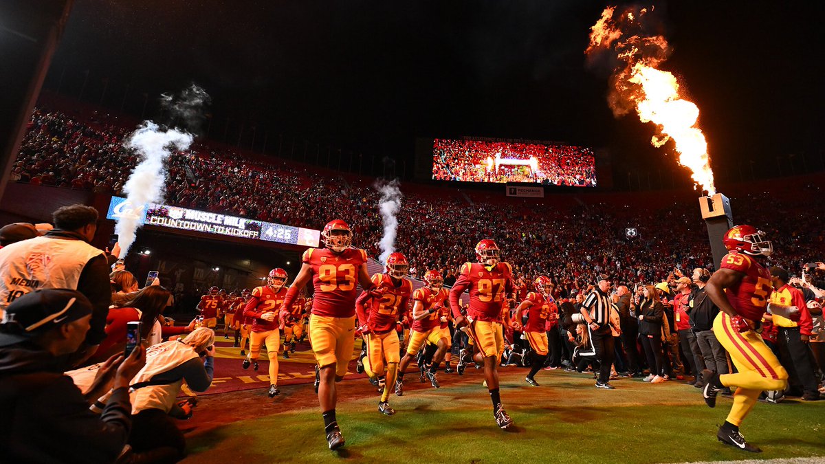 Ethan_2Rob's tweet image. Blessed to received an offer from USC! 
@DaveEmerickUSC1