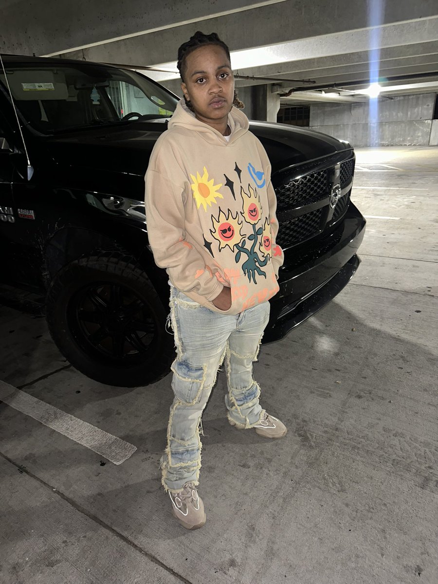 DrankGod4400's tweet photo. Still don’t know nobody trimmer 😮‍💨 #LLmatt 🧡 https://t.co/Kj4GVUPq2D