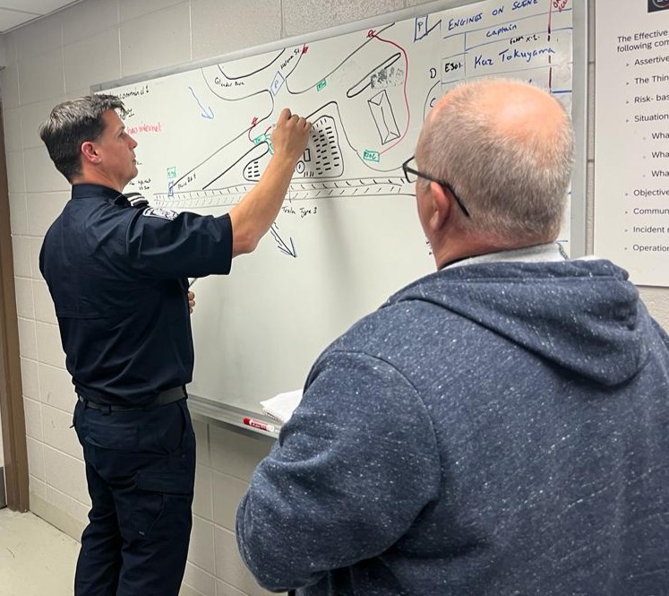 #BurlFire recently took its Incident Command training to the next level with Senior Officers. Using large-scale emergency scenarios, Dr. Katherine Lamb and the @EffectivCommand training team challenged and elevated incident decision-making skills to keep us on top our game.