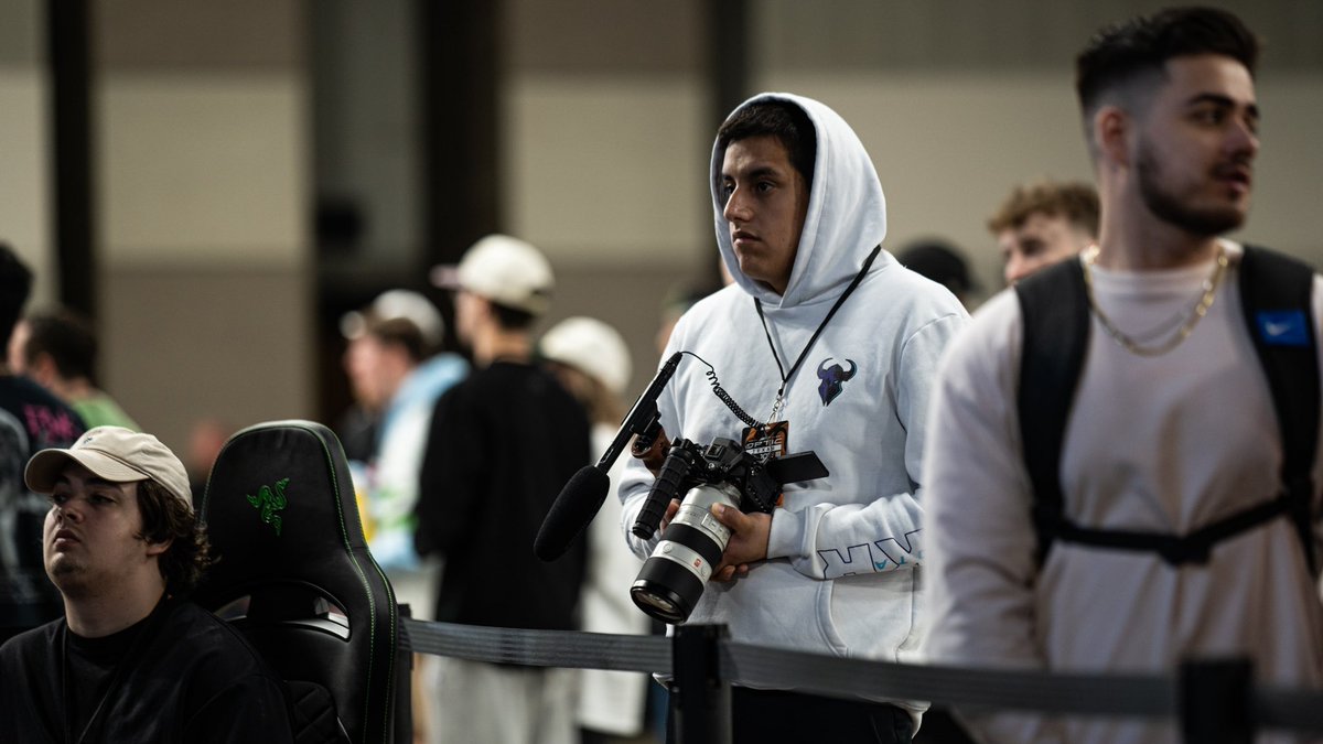 WillDuPont35's tweet image. No longer on the team.

Dec 6th will be my final day at V1 as I have been laid off.

Creating &amp;amp; capturing content over the past 2 years for multiple top-tier esports teams has been such an unreal experience.

I’m open to capture for CDL &amp;amp; other esports teams. DM for inquiries 🤝🏾