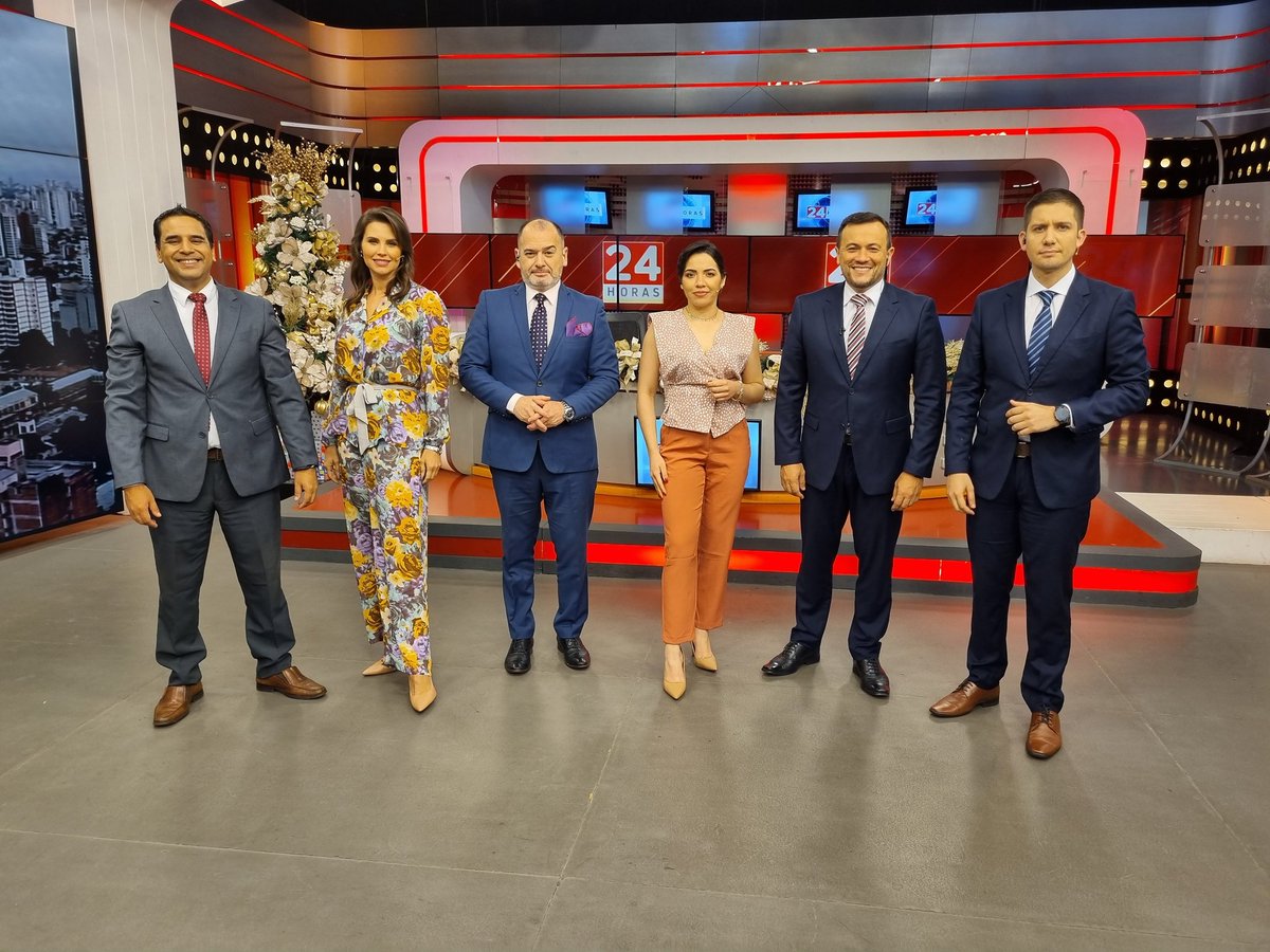¡Estamos AL AIRE desde el noticiero #24HorasSNT! 🤩📺

👉 Con la conducción <a href="/alexaveiro1912/">Alexis Aveiro</a>, <a href="/MercedesSNT/">Mercedes Almada</a>, <a href="/TrocheCarlos/">Carlos Troche</a>, <a href="/juditday/">Judit Colecza</a>, <a href="/AnibalEspinola1/">Anibal Espinola</a> y <a href="/Juanctpy/">Juan Cáceres Troche</a> te contamos todas las noticias de la jornada.

¡Acompáñanos! ☺️