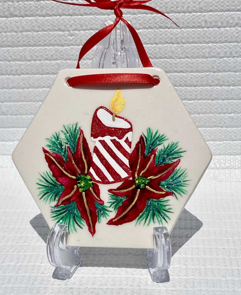 LPaintitpretty's tweet image. Hand painted Christmas ornament etsy.com/listing/154956…  #christmasornament #ceramicornament #handpaintedornament #SMILEtt23 #stockingstuffer #poinsettiaornament #etsyshop #etsygifts