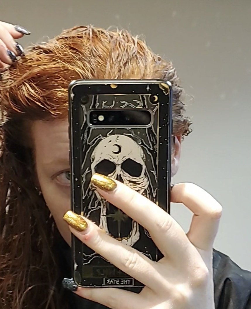 justaweebtrash's tweet photo. Dear @bradmondonyc &amp; All Hair Besties,

Anyone ever put bleach on hair dyed with DiFiaba permanent colour and have it turn the hair black in seconds?

Asking for my stylist n me, SOS, random black streaks n spots aren't our goal

Thankssss 🙃❤️

#HairQuestion #Help #BleachFail ? https://t.co/Bcbc0VYVc2