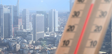 Professor Susan Harris Rimmer of the Climate Action Beacon writes about extreme heat and - access to health, impact on homeless populations, mental health, impact on 'decent' work, electricity bills and rights to cooler spaces. theconversation.com/cruel-summer-a….