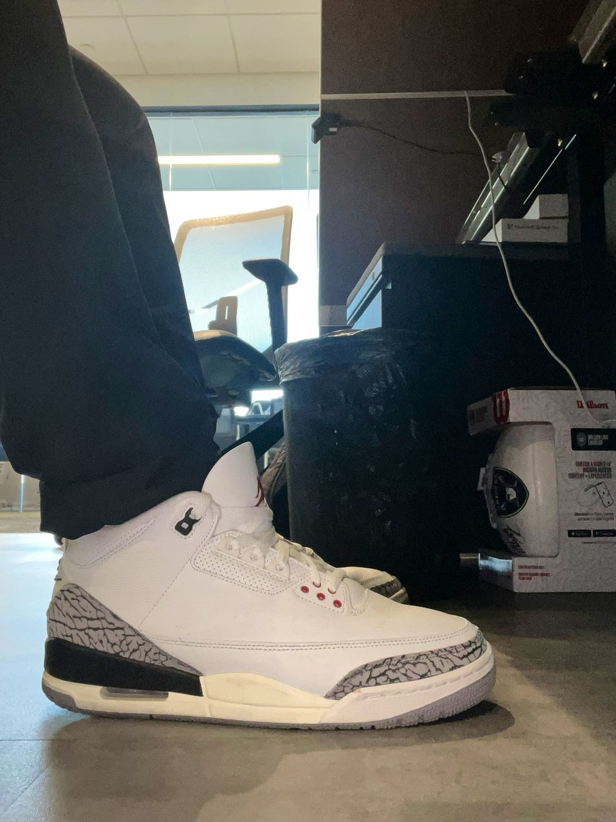 theleviedwards's tweet photo. December 4th, 2023
Air Jordan 3 Retro “White Cement Reimagined”
In my opinion, a top 3 Jordan silhouette of all time. It’s a must have for any true #sneakerhead
#25daysofKicksmas | #KOTD https://t.co/cglkl2xMXY