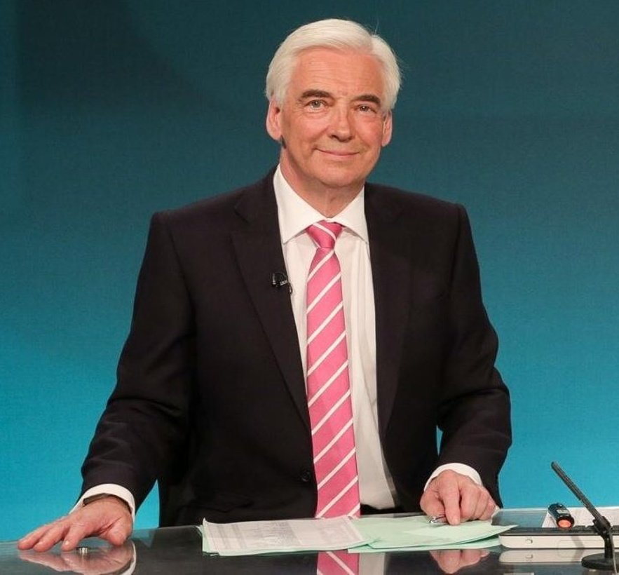 Robert Ainley tweet media