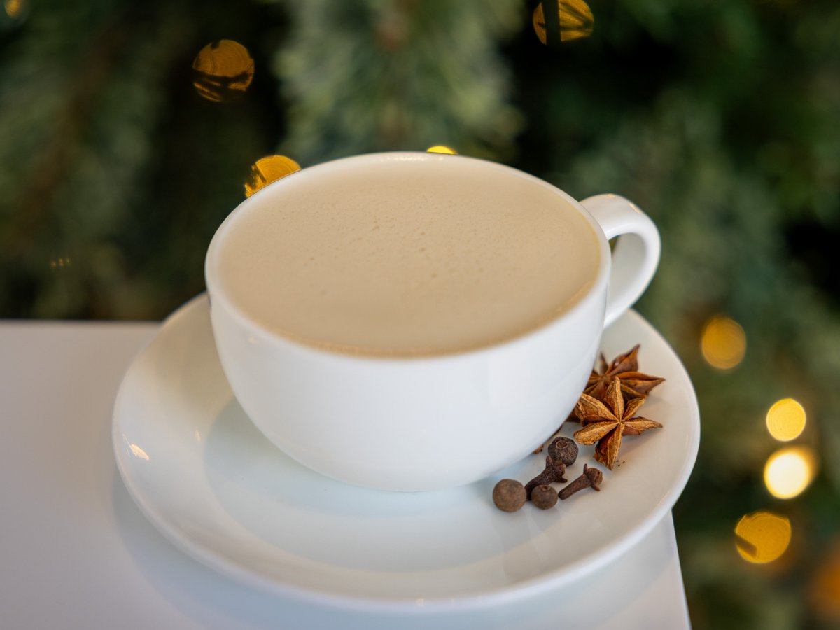 It's officially December! 🎉  

‘Tis the season for pretty lights and warm cozy drinks at <a href="/FirstAveCoffee/">First Avenue Coffee</a>.  😋☕️ 

We always love getting to showcase all the exciting things of each season! ❄️

#KinetekMedia