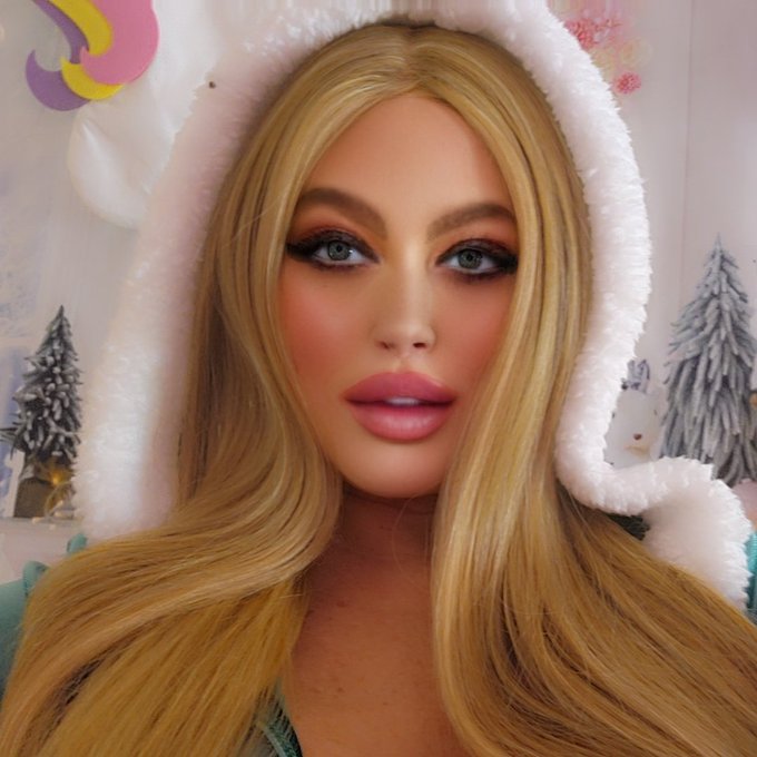 Holiday Season 🩷  #holidayseason https://t.co/auN3Or0IE3<a href="/tag/holidayseason"class="tags">#holidayseason</a>