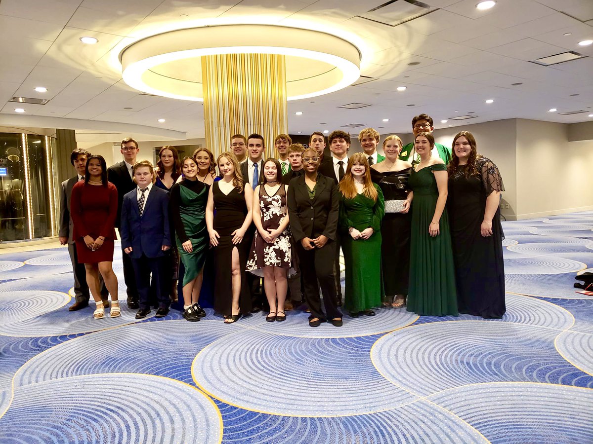 Arkansas4H's tweet photo. 2023 4-H Congress mems 🤩📸🤳🖼️

We are still riding the high of this year’s @4H Congress! The #AR4H delegation was well-represented by 4-H’ers who were a 2023 Advanced Record Book winner! This trip would not be possible without the support of the #Arkansas4HFoundation 🍀💚 https://t.co/6SowetmG5z
