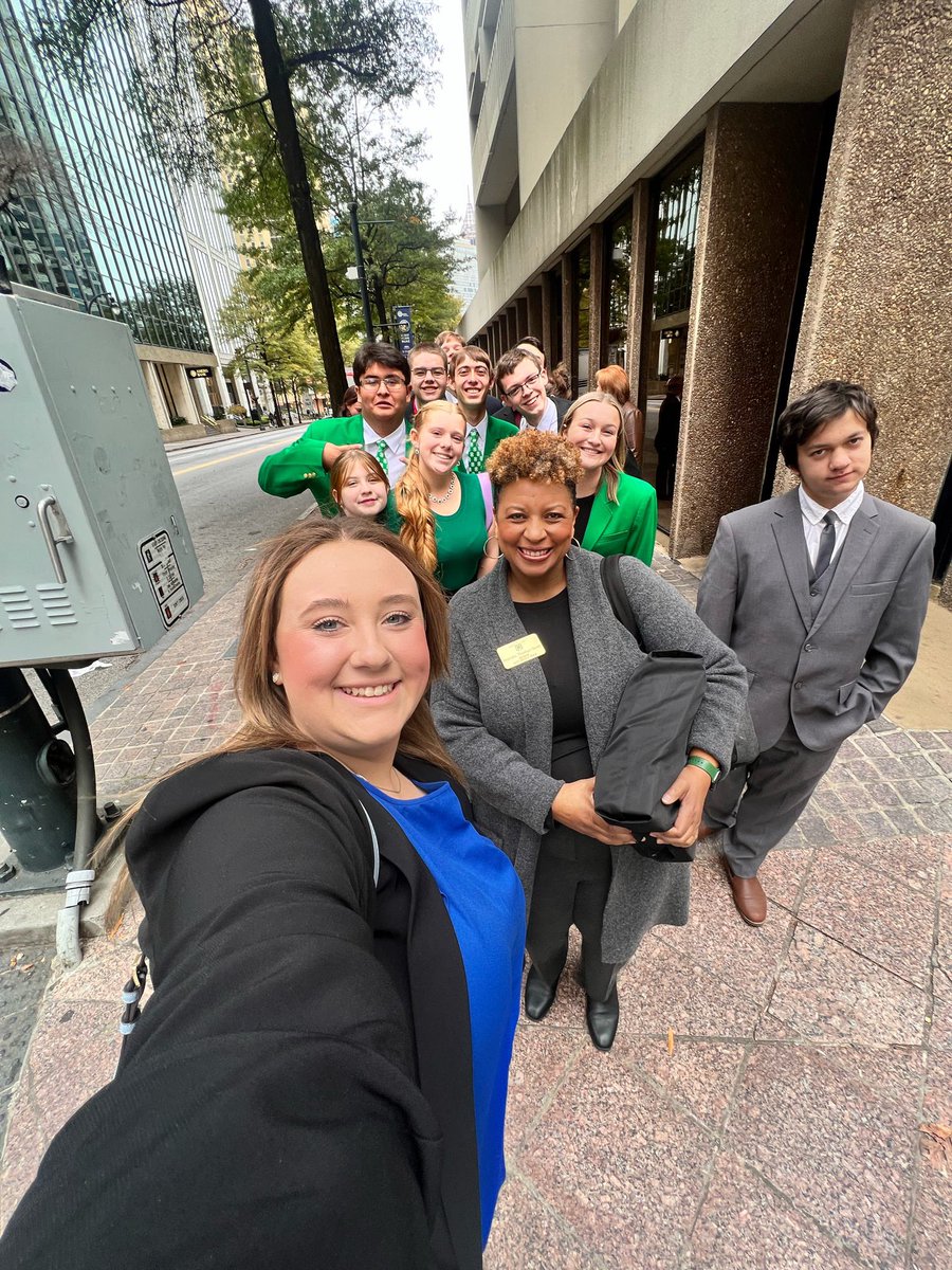 Arkansas4H's tweet photo. 2023 4-H Congress mems 🤩📸🤳🖼️

We are still riding the high of this year’s @4H Congress! The #AR4H delegation was well-represented by 4-H’ers who were a 2023 Advanced Record Book winner! This trip would not be possible without the support of the #Arkansas4HFoundation 🍀💚 https://t.co/6SowetmG5z
