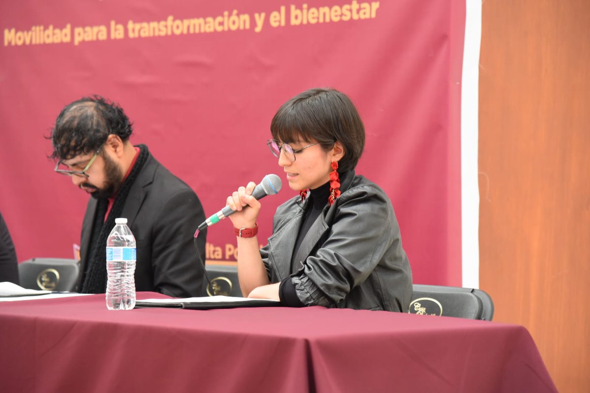 DanielSibaja_'s tweet photo. ✅Escuchar para transformar.
Nuestra Gobernadora @delfinagomeza sigue haciendo historia.

Por primera vez en el #EDOMEX se escucha al pueblo en la ruta que debe seguir el gobierno.
Hoy llevamos a cabo el segundo foro para el Plan de Desarrollo construyendo de la mano de la gente. A diferencia del pasado hoy los planes no se construyen desde los grandes despachos, hoy se construye en el territorio, con la gente.

Este es el #PoderDeServir mandar obedeciendo, porque el pueblo pone y el pueblo quita 🙌

Por una #movilidad con la gente 🚃🚉🚴📢