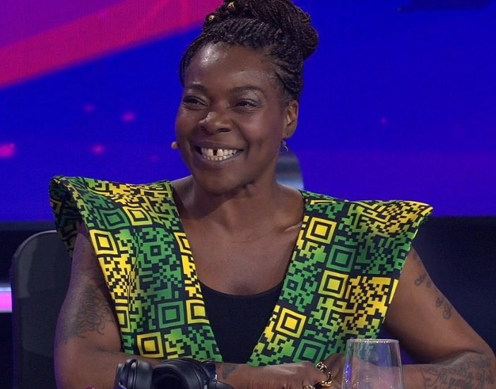 oscaarfont's tweet photo. - Buika: “Lucas, ¿sabes quién va a ser tu jefe?”
- Lucas: “¿quién?
- Buika: “El gerente de un McDonald’s, adiós.”
#OTGala2 https://t.co/f8ofvrriKV