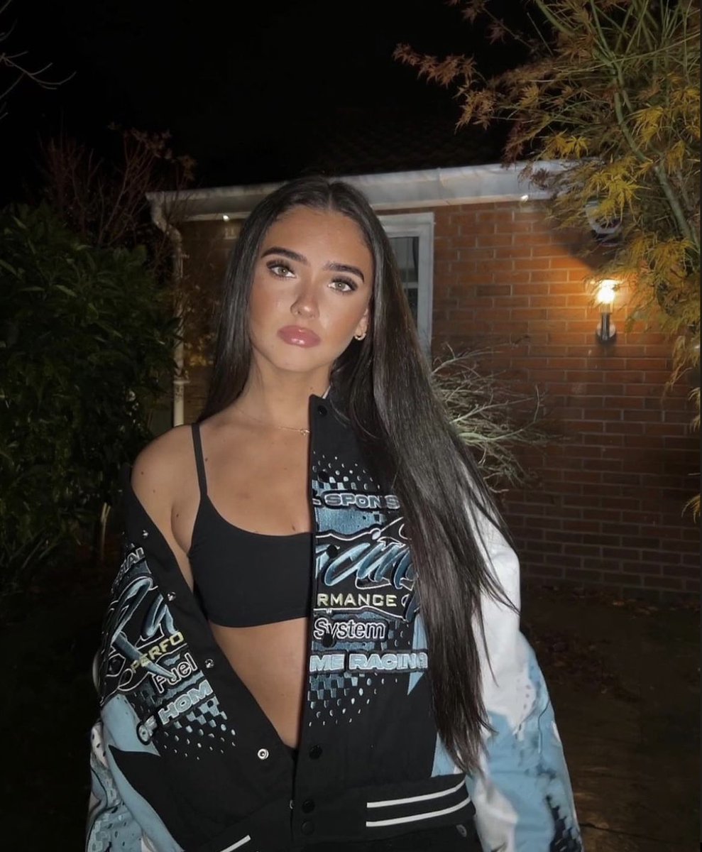 CleoP2020's tweet photo. Back after my short break (had enough of time wasters) Don’t be scared to message me but also don’t waste my time. Hopefully there’s still many buyers on here xx 😘 #sellingcontent #buyingcontent #buyingandselling #cashcows #paypig https://t.co/Ubm5iXCE1A