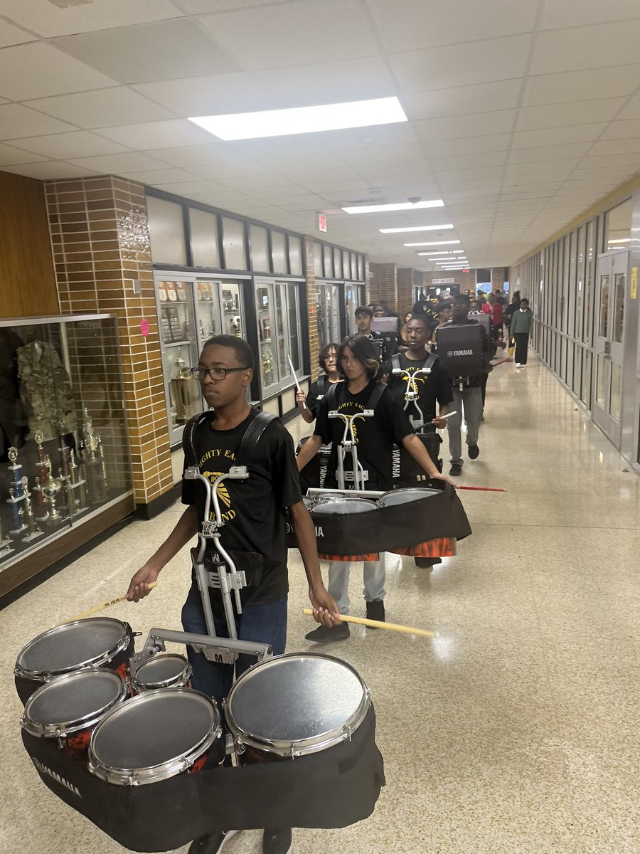 Fantastic energy at Big Ike as our Admin team, Band, Eaglettes, and SLC students rallied through the halls with a STAAR parade, boosting our Eagles' spirits for the upcoming STAAR test! 🦅 Let's soar to success together! #TeamSpirit #STAARSuccess #GoEagles #Myaldine