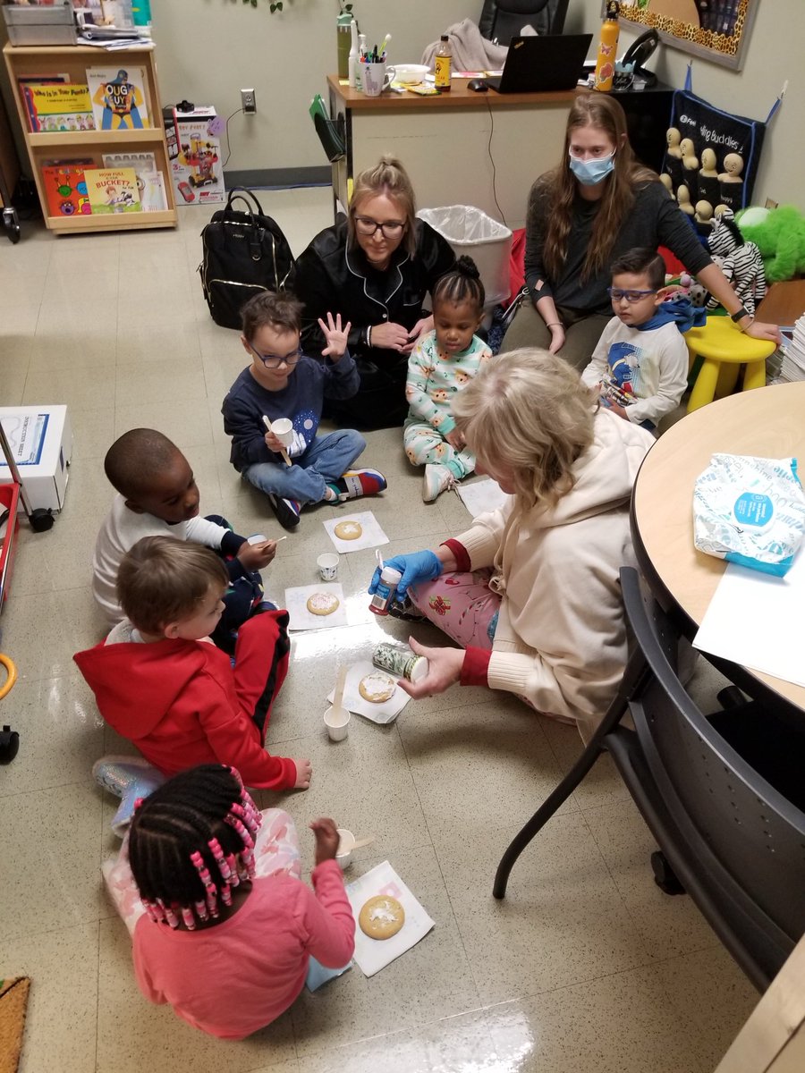 RQSNewTrails's tweet photo. Students with 90%or higher attendance for November  celebrated by icing cookies.  There were 75 students with 90% or higher! #attendancecounts#rqs@DrPenK@tylercbritt https://t.co/uzia8pq7UW