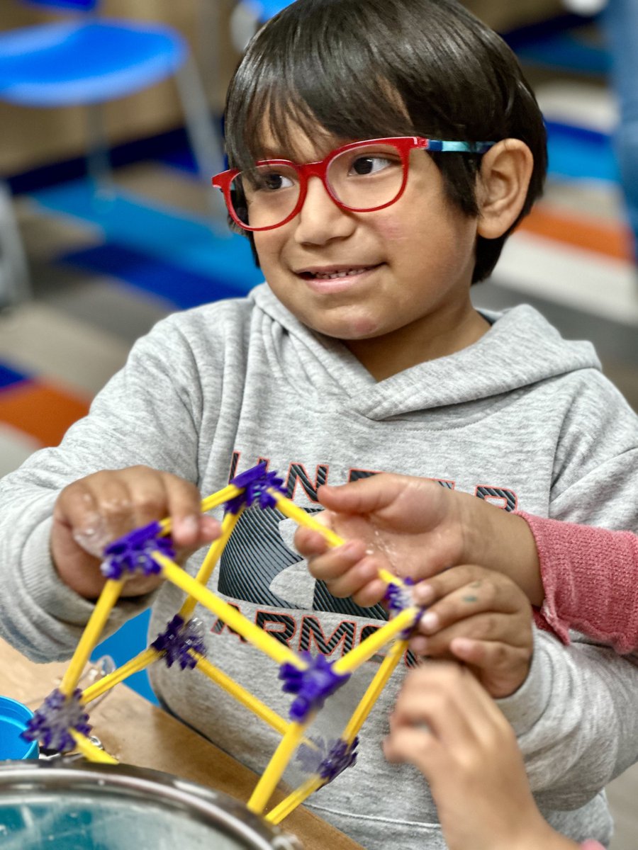 Field Trip! Our Kindergarten students enjoyed their outing to the <a href="/arkmod/">Museum of Discovery</a> last week.
