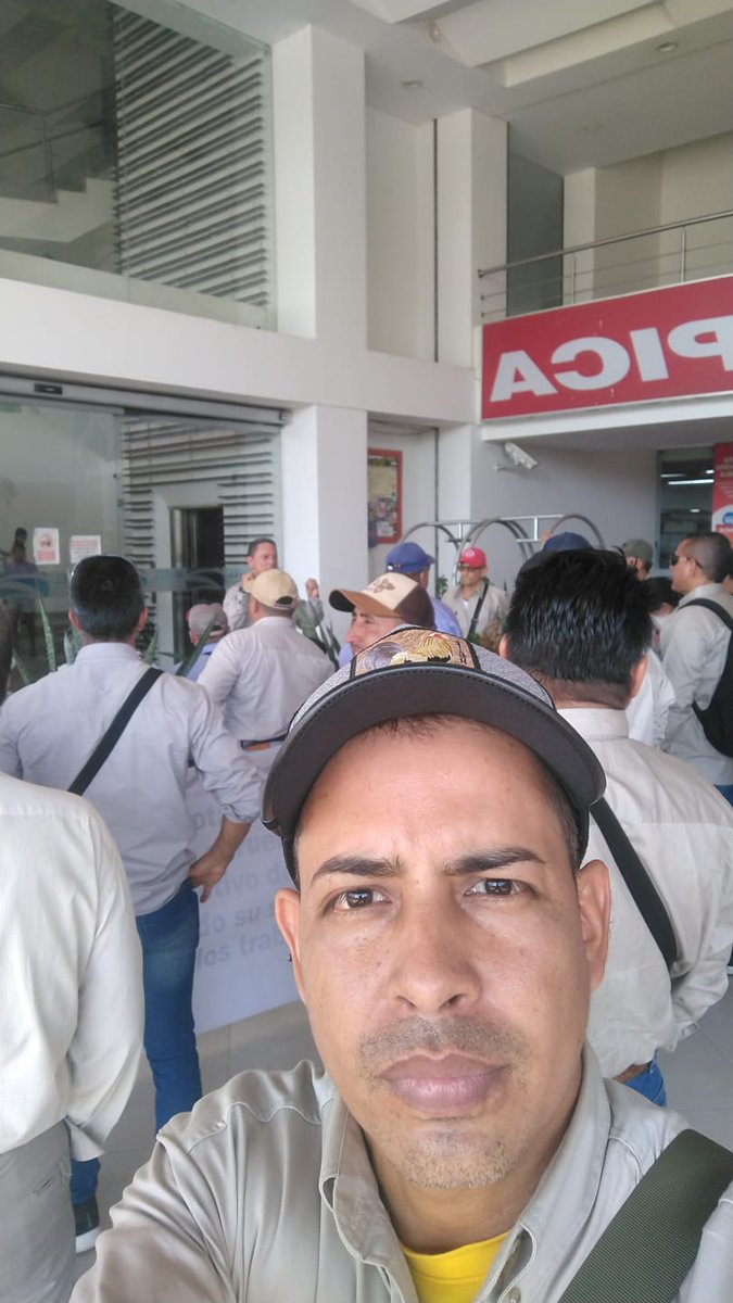 AlejandroMetau7's tweet photo. Le exiguimos a la Multinacional  Mansarovar y @ECOPETROL_SA para NOS regresen a nuestro puesto de trabajo.  este ARTICULO 140 es un trampa de Mansarovar para justificar que tiene donde reubicar estos trabajadores. @GloriaRamirezRi @MintrabajoCol @suarezvacca @jaramillojassir https://t.co/s3ldCISM5I