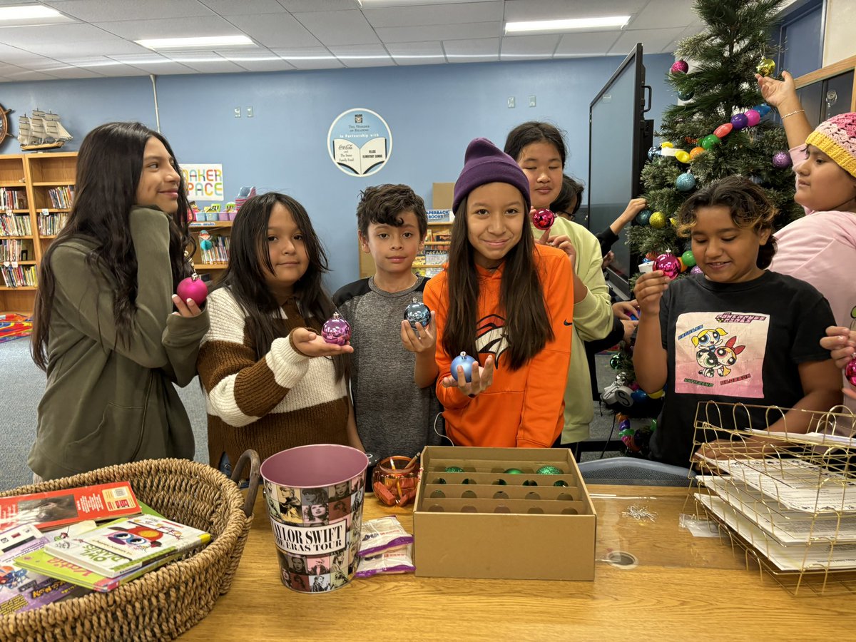 Jellick Librarian 📚 tweet media