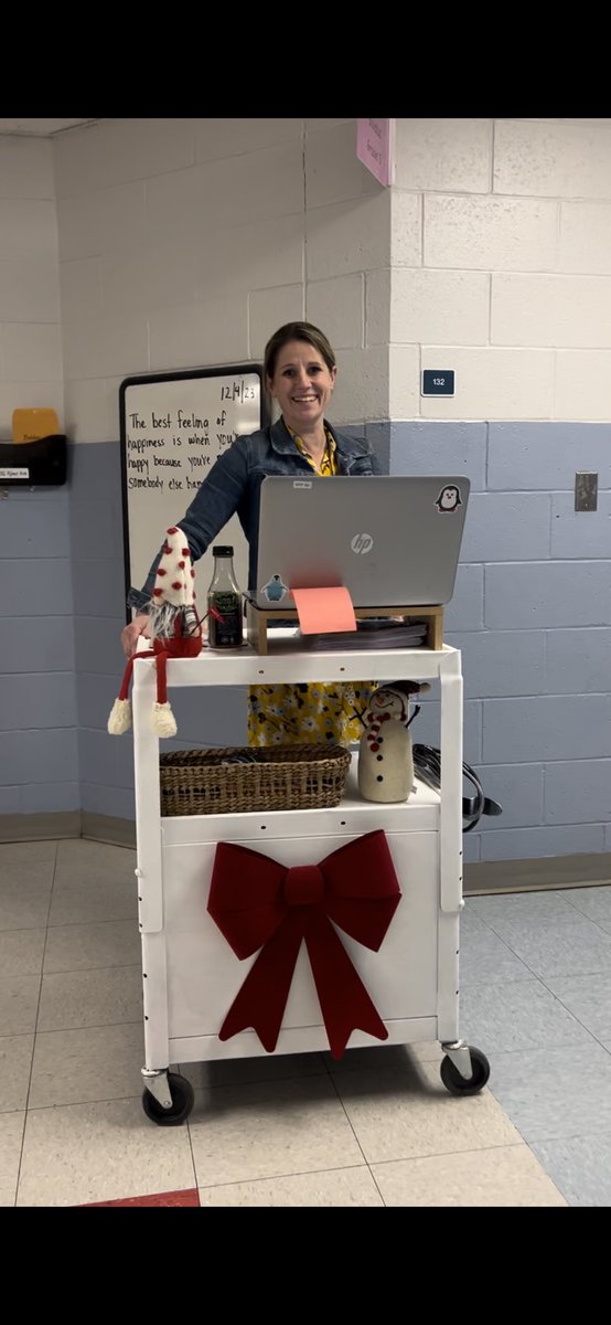 Just another day at my mobile desk! Thanks principal Lamb for the idea! Love having students take the pictures! 
#princpallamb #mobiledesk #pollars #timberlaneschool