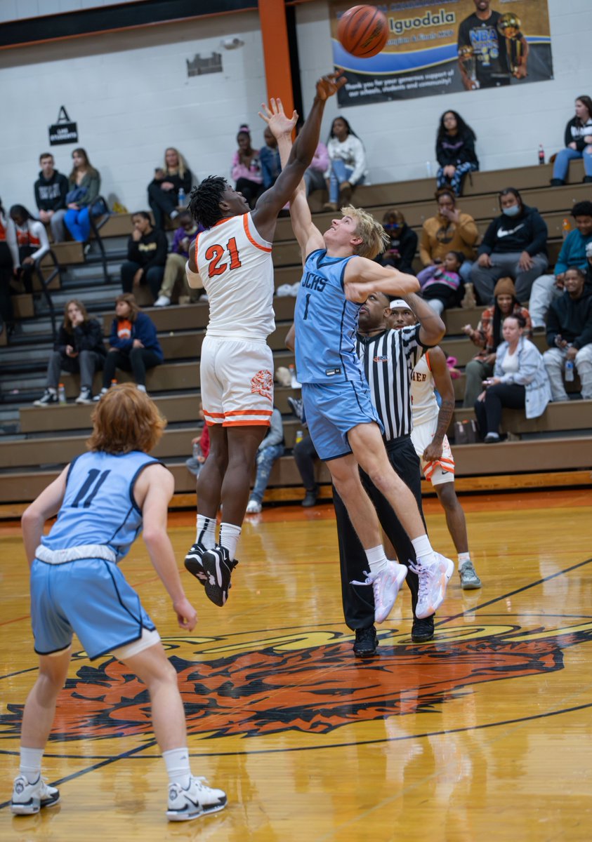 Check out the recap of the game for JaiQuan and Shaunassey with the Lanphier Lions! Incredible game for the two boys.
bigballinmedia.com/post/first-con…

JaiQuan Holman: X.com/JaiQuan44
Shaunassey Hatchett: X.com/ShaunasseyHatc1 Instagram.com/shyyo_