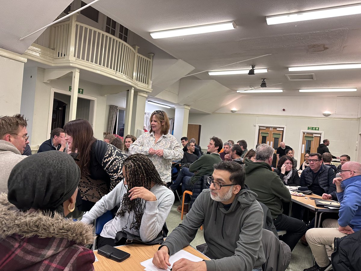 kimnagpal's tweet photo. Fantastic engagement from residents and a true community spirit discussing #ealingcouncil’s new Free-ranging Urban Neighborhood (FUN) plans to re-imagineer our roads! https://t.co/heEkkpCzkH