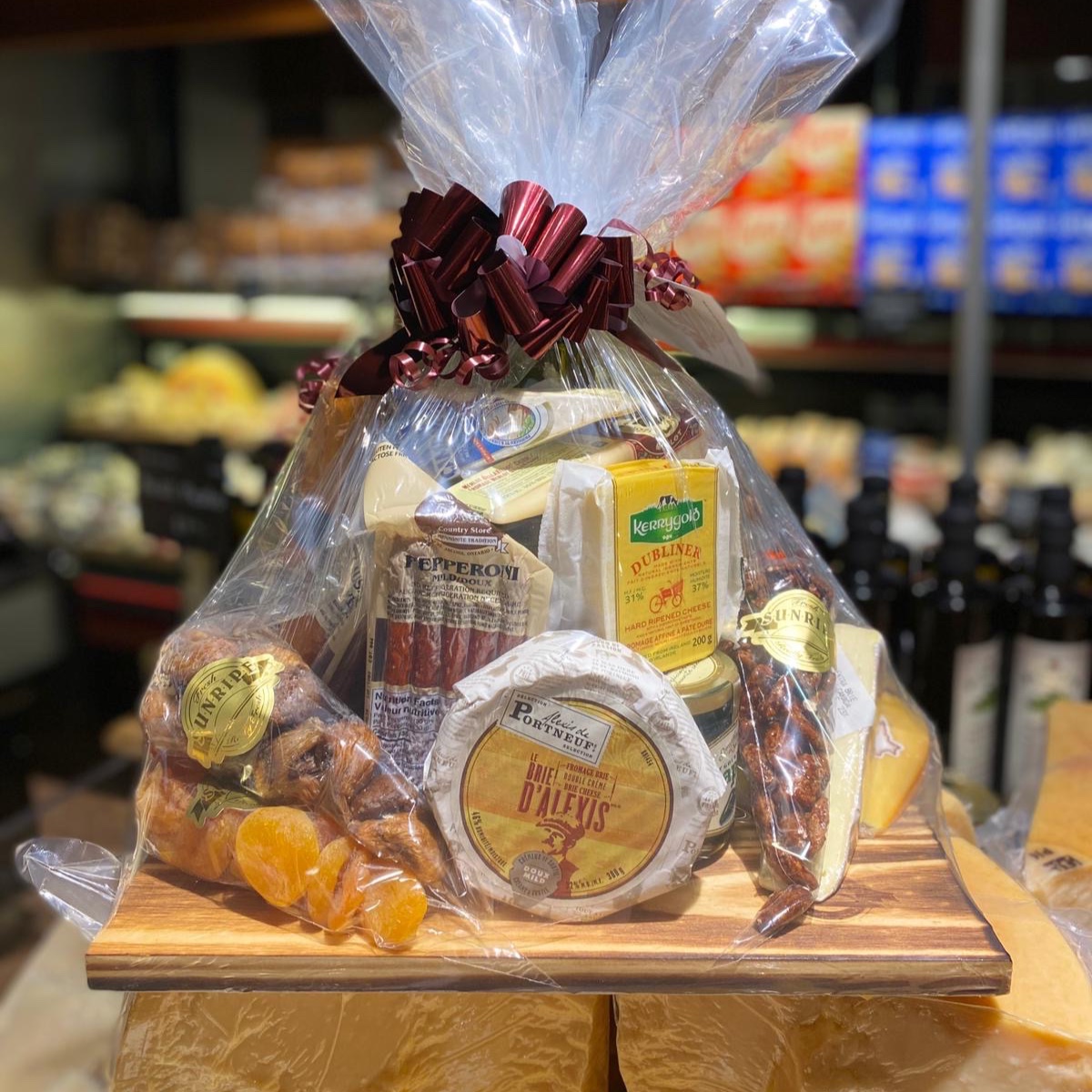 'Tis the most wonderful time of the year! 🎁 Spread the holiday cheer by gifting your loved ones a festive surprise with a delightful gift basket. 🎄🎅🎁  Some available for pick up, all available to order, visit sunripe.ca/gifts to view our entire selection.