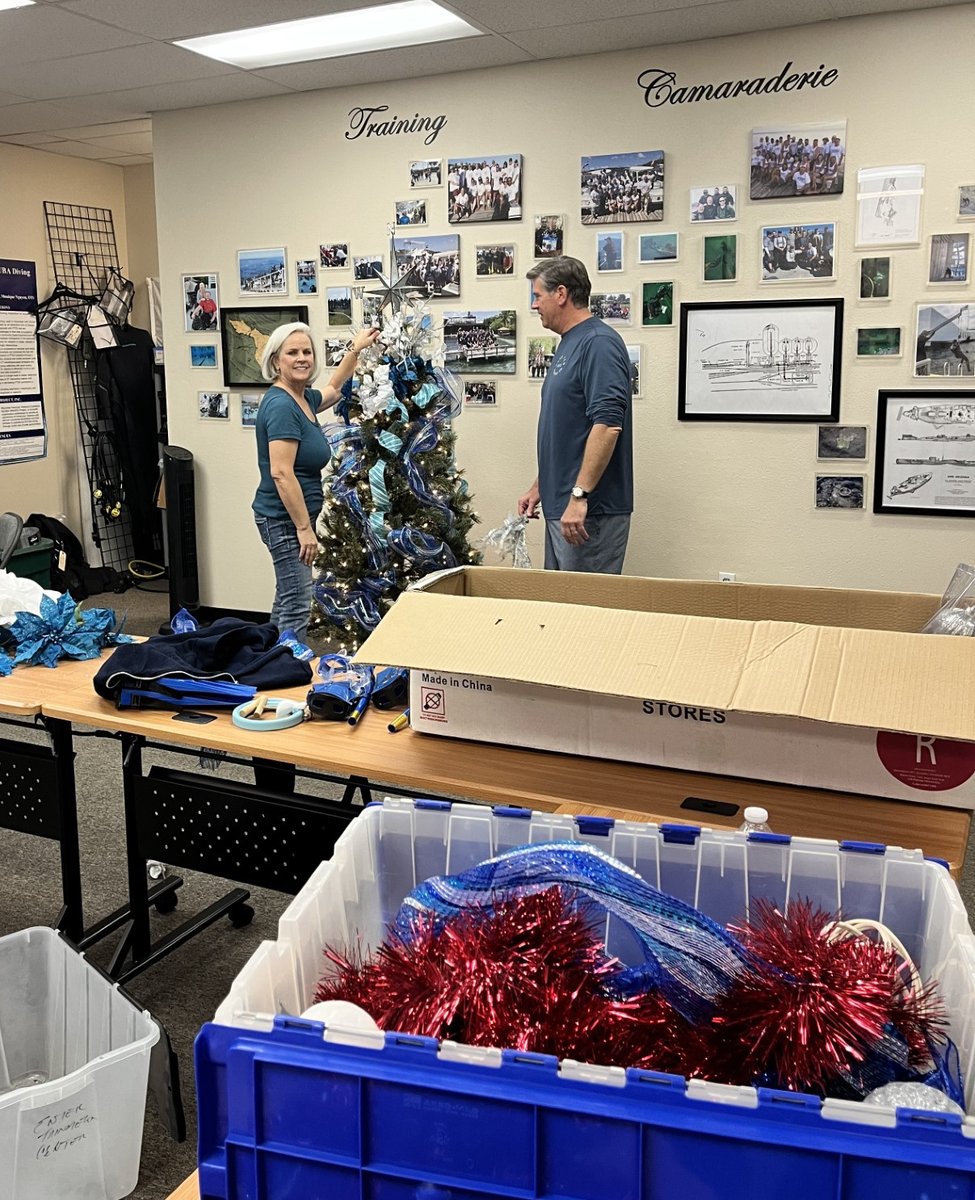 TheWAVESProject's tweet image. Thank you to Carolyn &amp;amp; Ken for coming in to decorate for the Holidays. The Christmas tree and decorations bring a festive spirit to the WAVES Office. #wavesproject