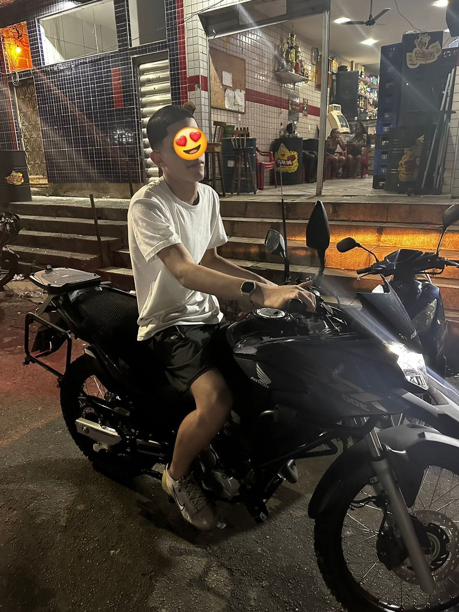 Na minha tropa eu sou faixa de ouro mexeu comigo e arrumou problema.. 🔝🤴🏻