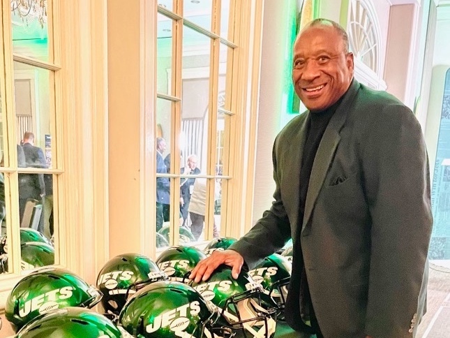 ChicagoRPFPC's tweet image. We love when Legends Weekend comes around for our Chicago Chapter brothers! Board member, Shafer Suggs, was in attendance at this year's annual @nyjets Legends Weekend! #NFLPAChicago #RPFPC