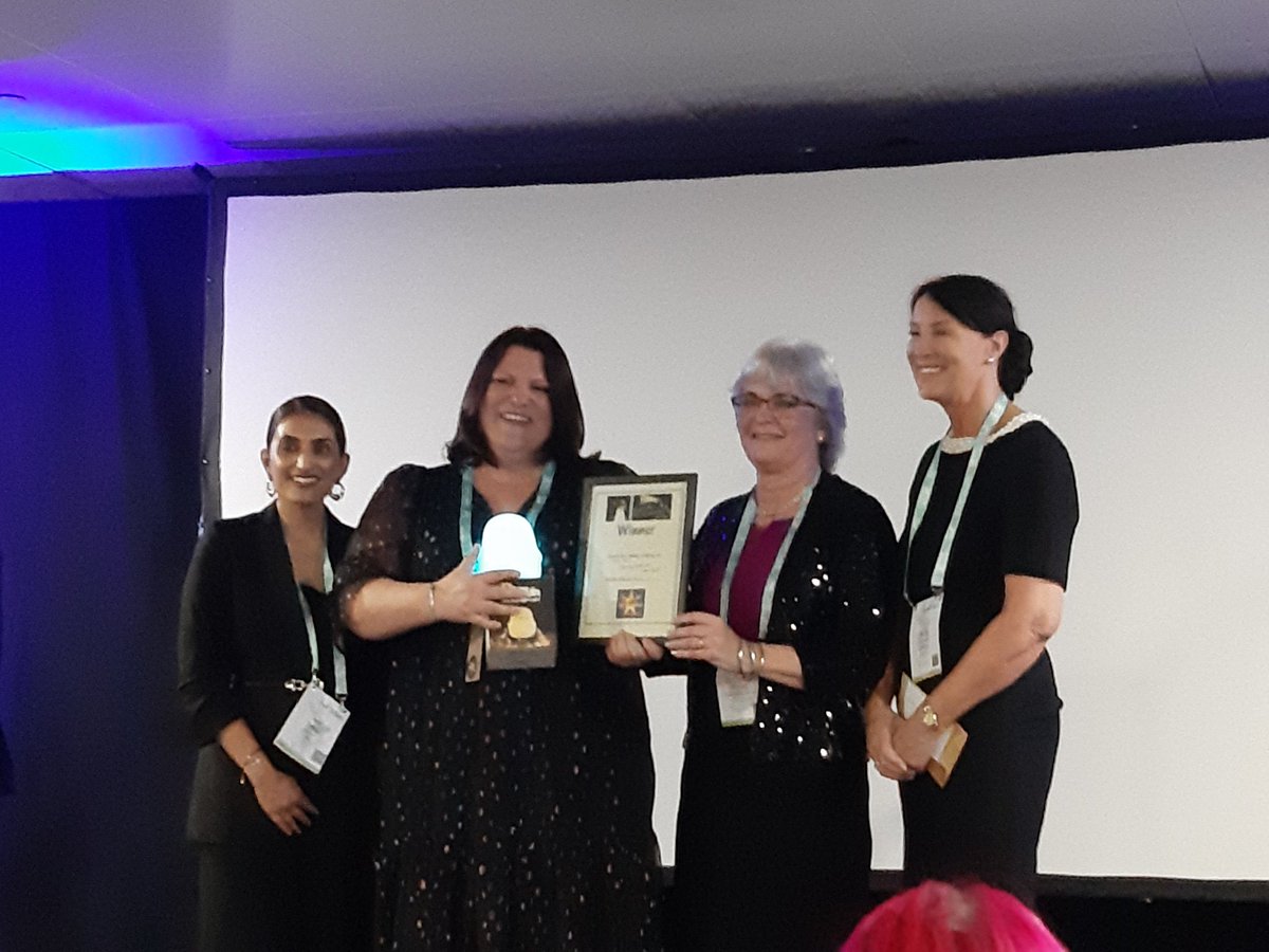 roseyhales tweet media