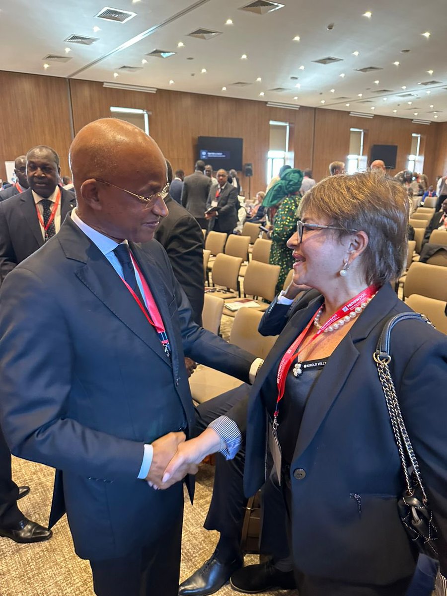 Cellou_UFDG's tweet photo. C’est avec plaisir que j’ai pris part, en tant que Vice-président Exécutif de l’Internationale Libérale, ce lundi 4 décembre, à l’hôtel Terrou-Bi de Dakar, à la cérémonie d’ouverture de l’Assemblee générale de RENEWPAC. https://t.co/ERucPa5JTB