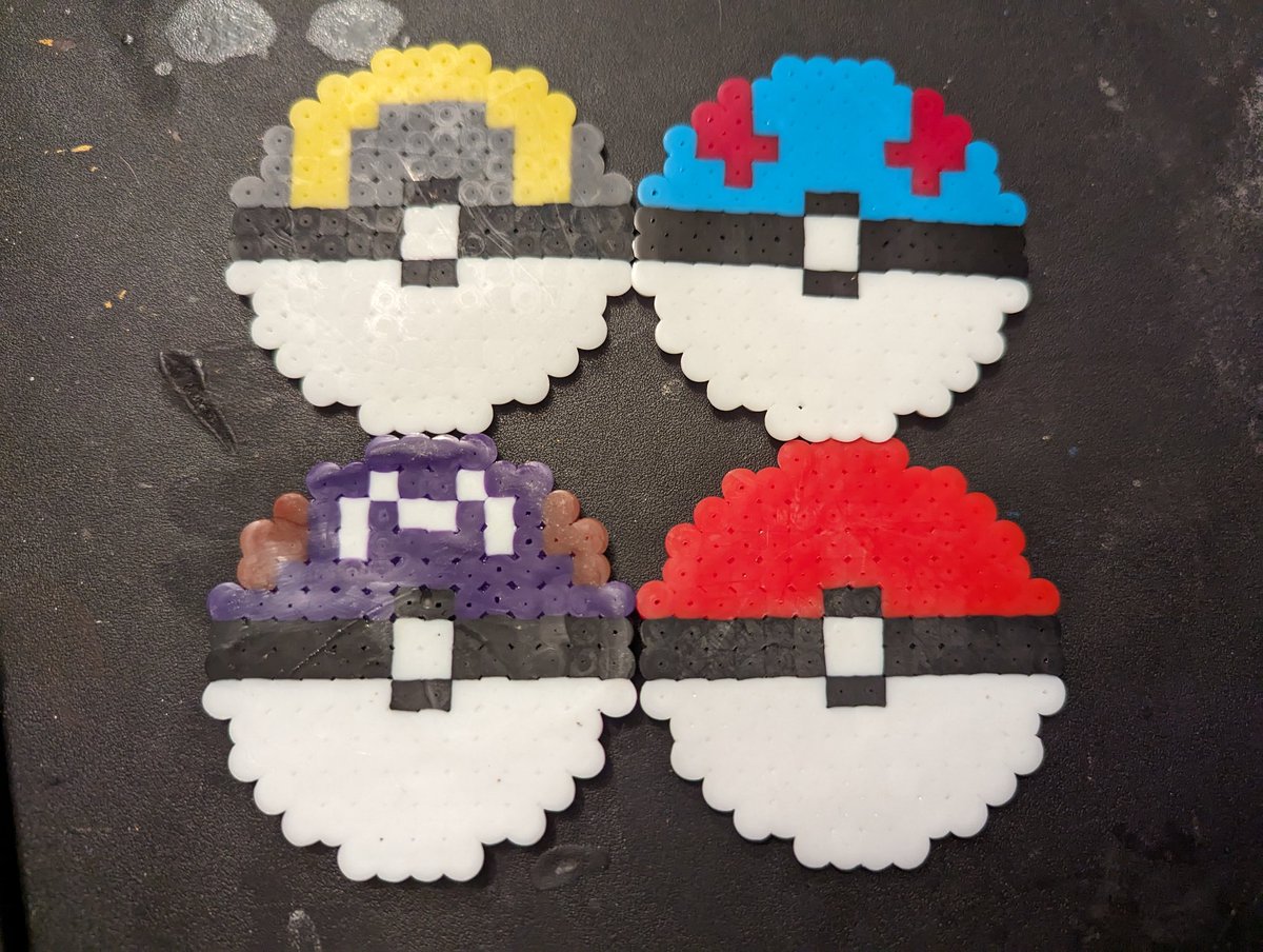 What's your favorite pokeball?

#pokemon #pokeball #pixel #pixelart