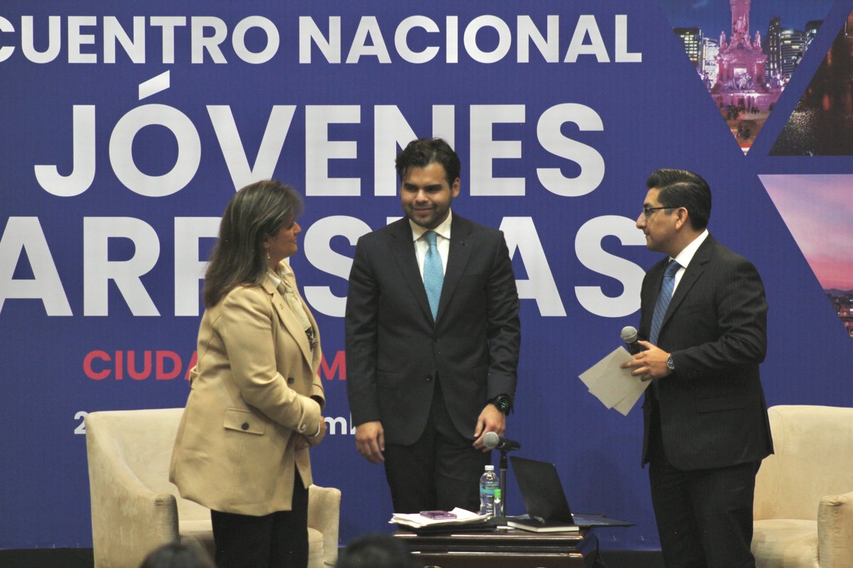 Después de casi seis meses de organización logramos celebrar el Primer Encuentro Nacional de Jóvenes Barristas @encuentronjb de la <a href="/BMA_Abogados/">Barra Mexicana, Colegio de Abogados A.C.</a>, un congreso de tres días que reunió a más de 300 jóvenes de todas las entidades federativas. En 14 mesas temáticas, aprendimos de 67..