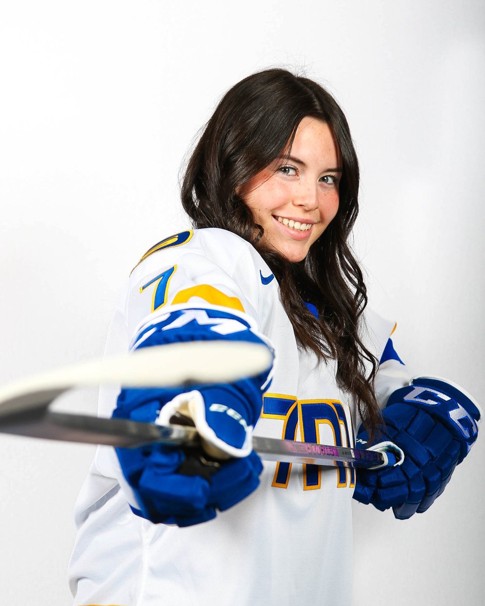 December heat from <a href="/tmuboldwhky/">TMU Bold Women's Hockey</a> Media Day!

Shot for <a href="/tmubold/">TMU Bold</a> <a href="/tmuboldwhky/">TMU Bold Women's Hockey</a>