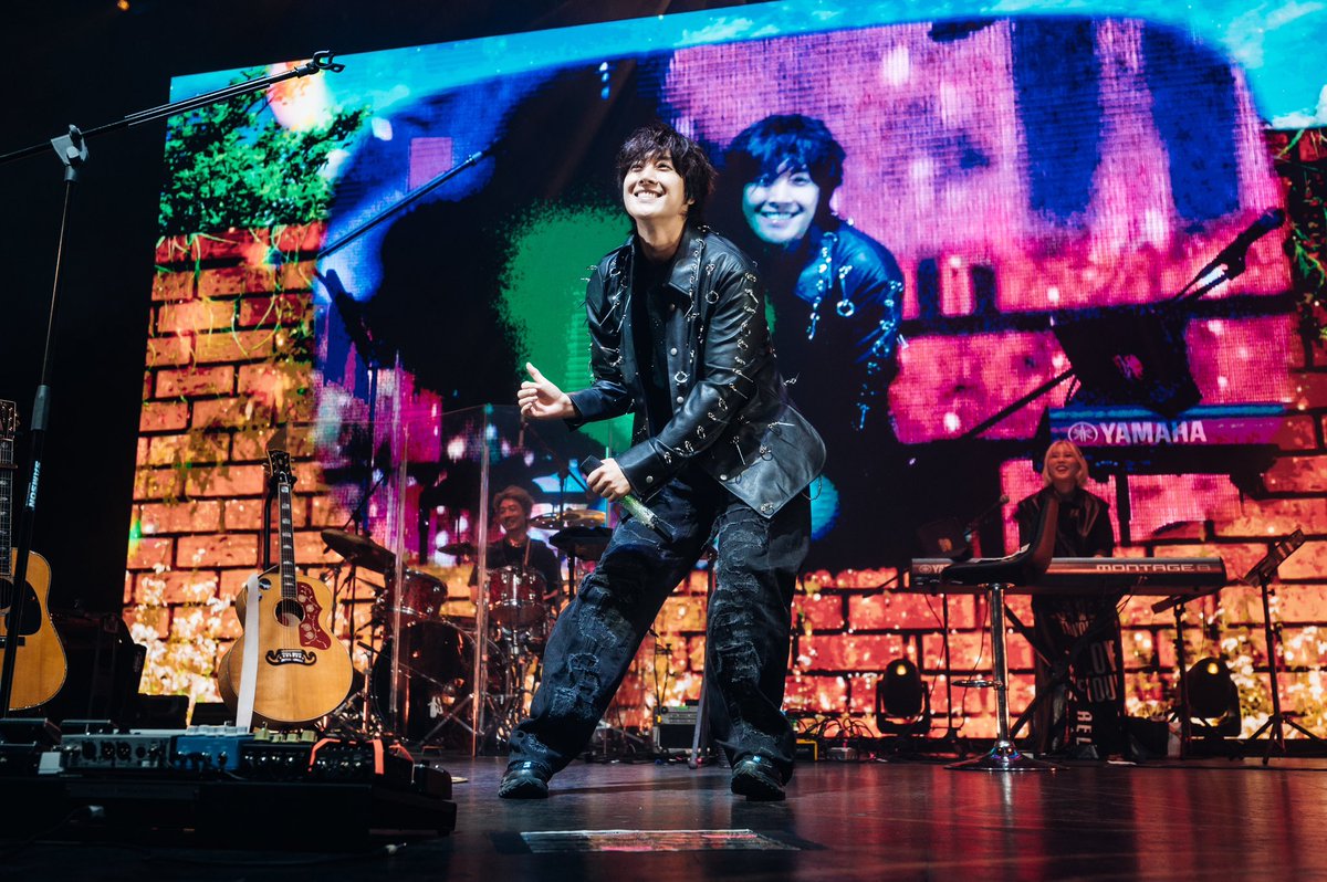 ocesa_kpop's tweet image. #Henecia, hace una semana estábamos disfrutando de #KimHyunJoong✨ No vamos a superar este momento en mucho tiempo, ¿cierto? 👽💚
📸: Pablo Deyta 

#KimHyunJoong_enLATAM #KHJ_enLATAM