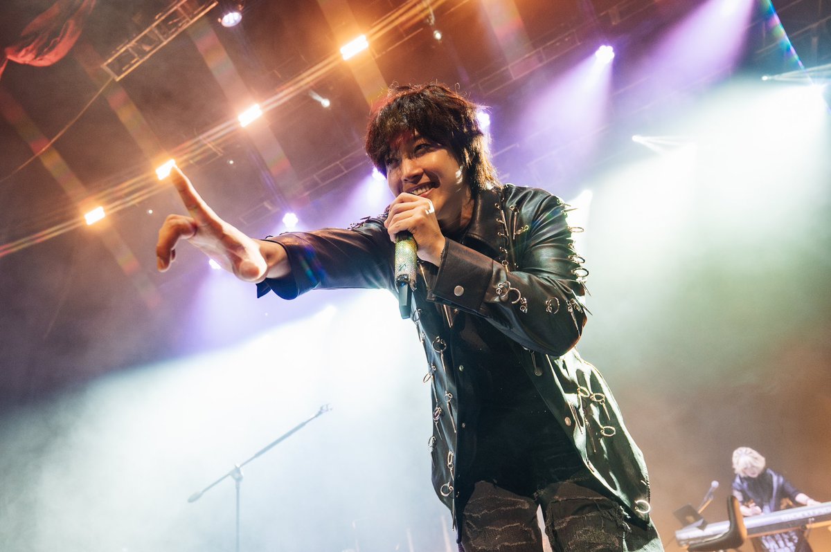 ocesa_kpop's tweet image. #Henecia, hace una semana estábamos disfrutando de #KimHyunJoong✨ No vamos a superar este momento en mucho tiempo, ¿cierto? 👽💚
📸: Pablo Deyta 

#KimHyunJoong_enLATAM #KHJ_enLATAM