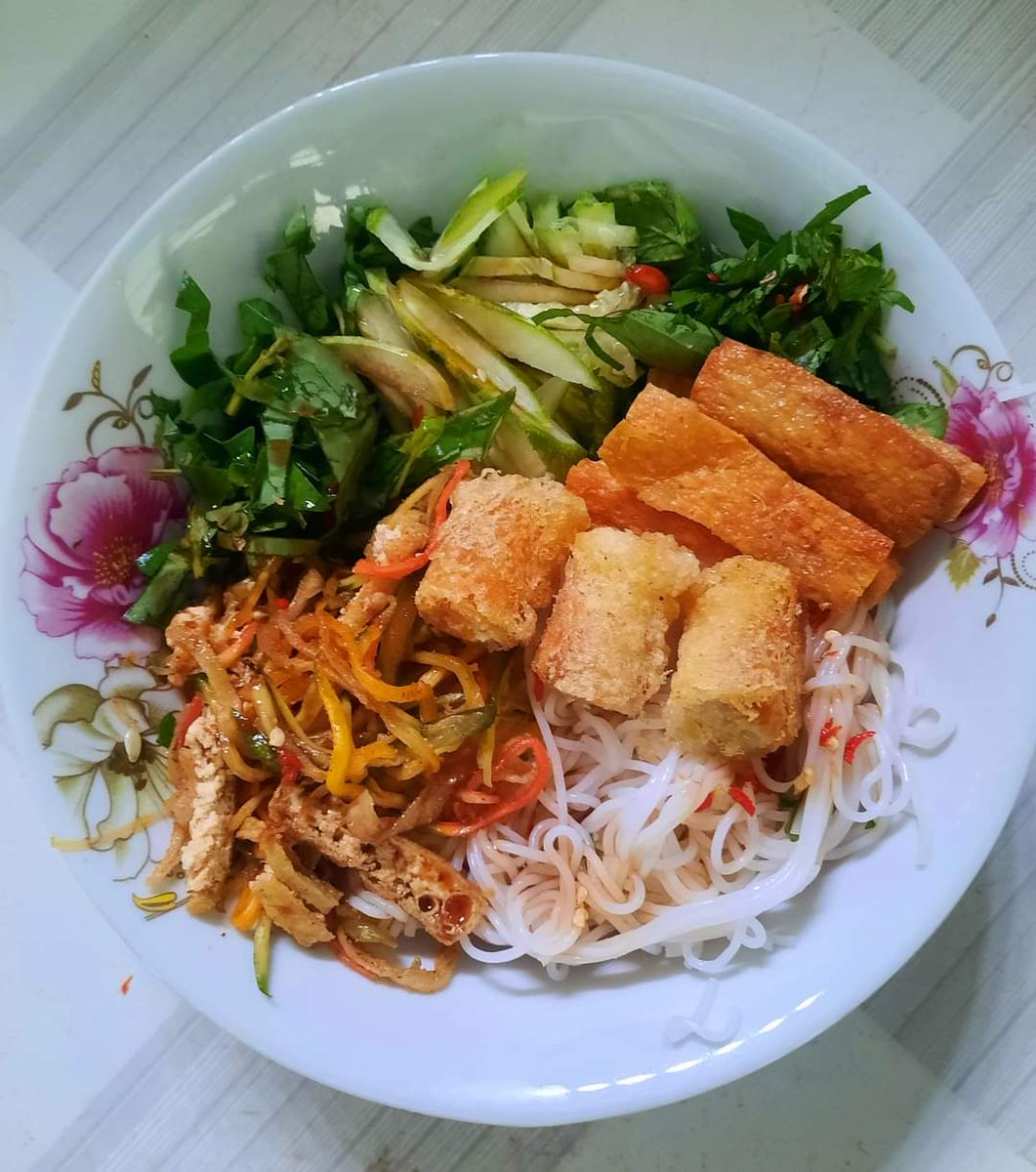 trandonhu88's tweet photo. Ngày mới nhiều năng lượng nhe cả nhà.
Buổi sáng ăn bún chay nhé. https://t.co/NckBizrHeT