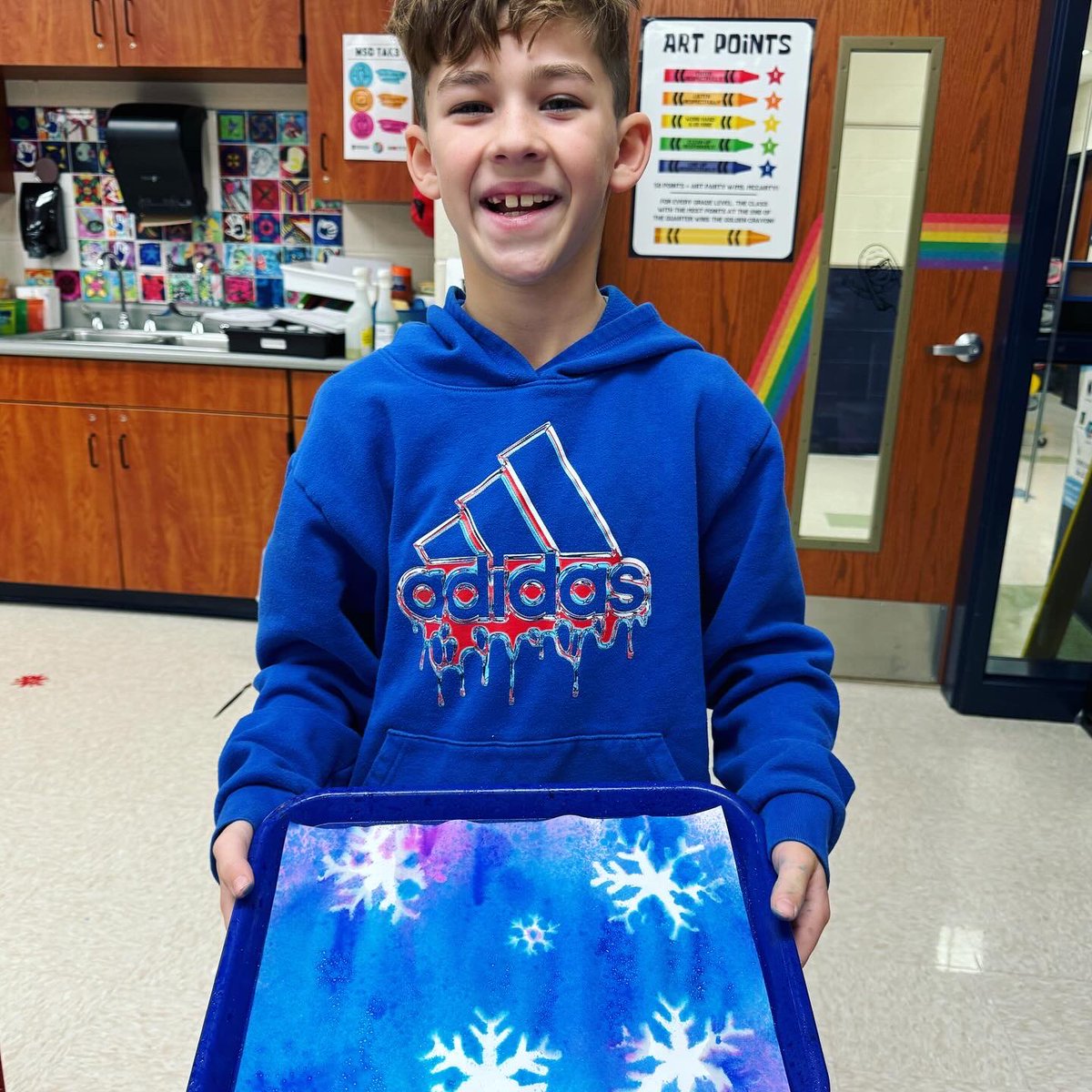 MsArtyMcCarty's tweet photo. 4th Grade Positive &amp; Negative Space Snowflakes! ❄️🎨💕

We used wooden ❄️ to create a design. Then sprayed it w/liquid watercolor &amp; added salt to create a “frosty” effect in the background. 

Such a fun way to meet our critical content learning targets! ☺️🙌🏼
@discoveryridgestars https://t.co/E4x57XFRpd