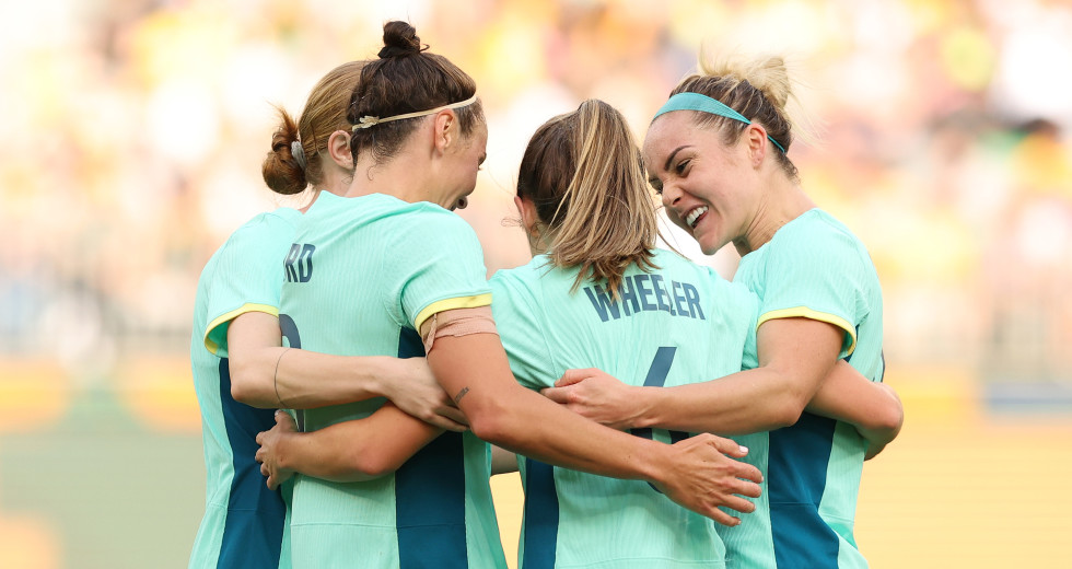 TONIGHT | @simonhill1894 & @alexbrosque14 from 8pm AEDT across the SEN Network! - @aleaguemen Review - @TheMatildas with @elissiacar - @WgtnPhoenixFC's Scott Wootton - A look ahead to the Asian Cup - EPL with @manlyspenny - Football Asia with @PaulWilliams_85 Any questions?