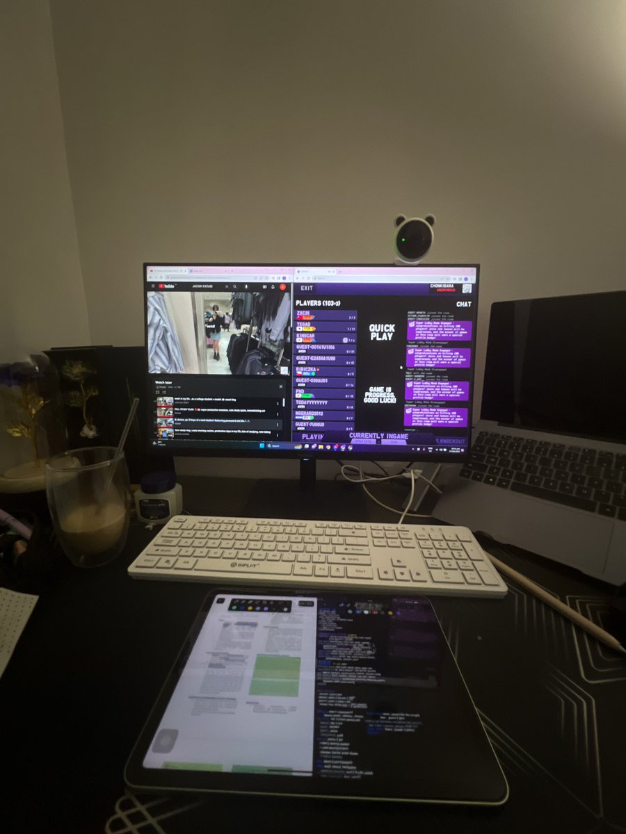 _mhwga's tweet image. manifesting all the highest grades for #studytwt for the rest of finals week 🫧🤍