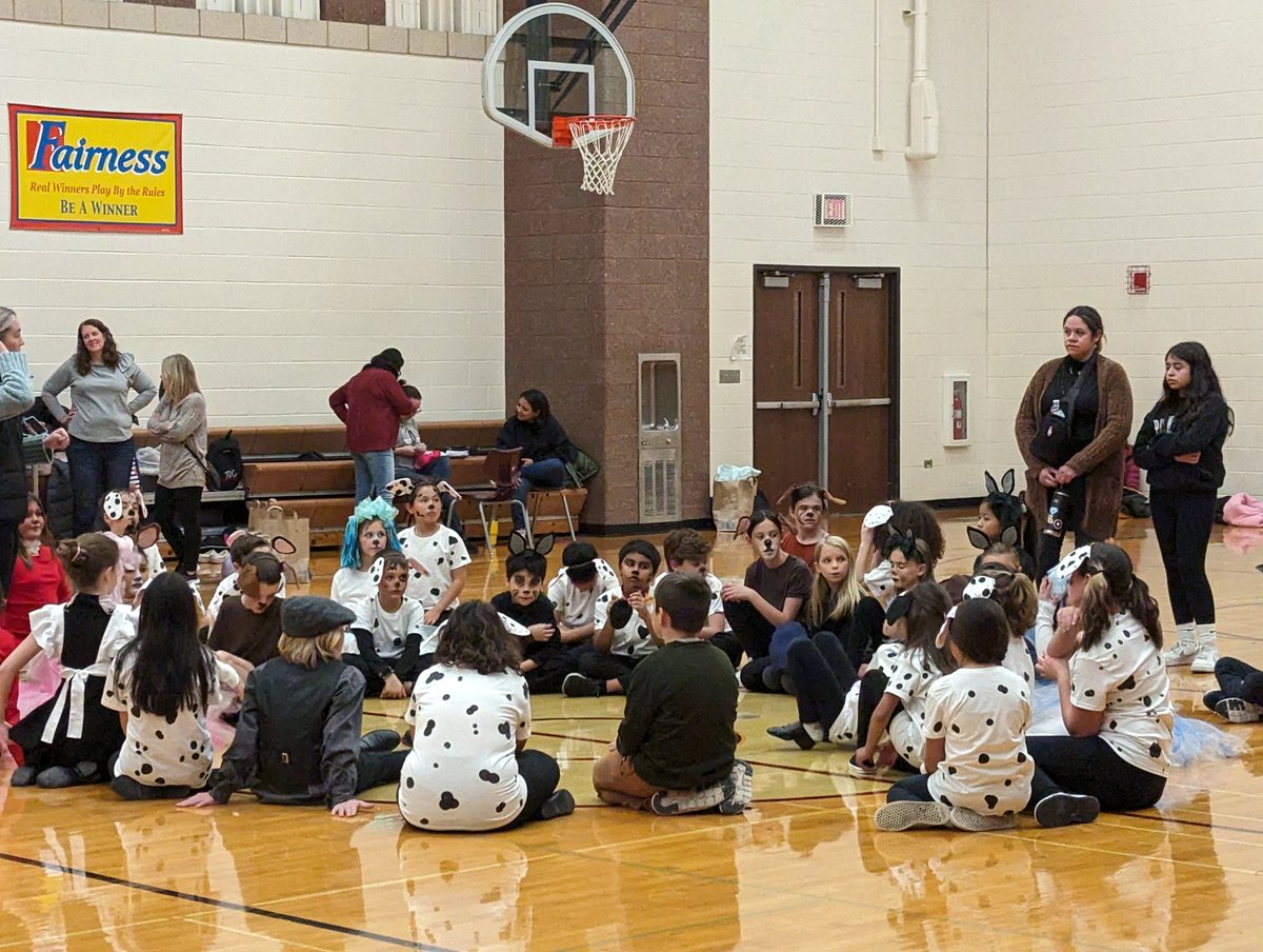 MrsBBArt's tweet photo. Tech Week is here for SA's upcoming production of 101 Dalmatians! Can't wait until Friday! https://t.co/2IIgvLjsYS