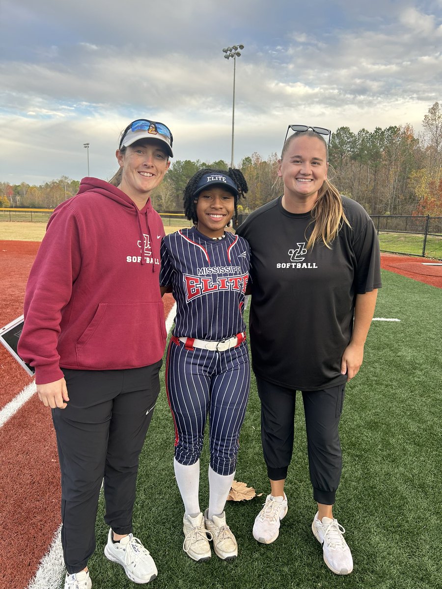 T2Archie2025's tweet photo. I had a great day on Sunday at the Fifth Annual Southern Star Camp, and I'm glad I had the opportunity to show the coaches what I can do. @JC_CoachTDEW @ParkerConrad73 @CoachMeleah @BrookeOHair3 @UWA_Softball @LadyEagleSFBL @MGCCCSoftball @NWFRaiders_SB https://t.co/7Ci3iwvQme