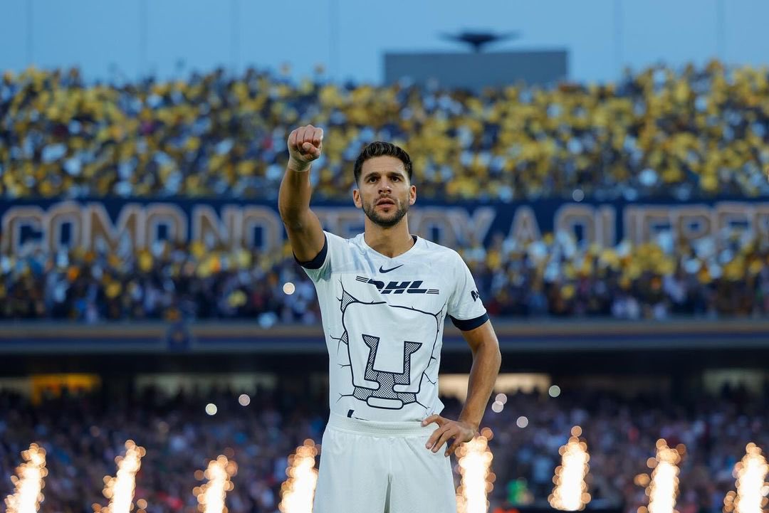 NotiGoya's tweet photo. #GIVEAWAY AURIAZUL 🐾

¡GANA UN PASE DOBLE para el #Pumas vs #Tigres! 🎟️🎟️
 
1⃣ Sigue a @calientesports y a NG
2⃣ Dale 🔁 y ❤️
3️⃣ Comenta este tuit con tu jugador favorito que haya jugado en ambos equipos, usando el hashtag #MásAcciónMásDiversión 🔥

¡Se regalará UN pase doble! https://t.co/EUdxtDTVkn
