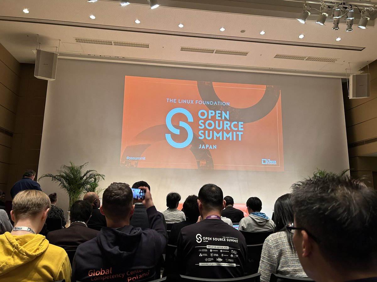 AdamBKaplan's tweet image. Keynote time! #opensourcesummit 🇯🇵 @linuxfoundation