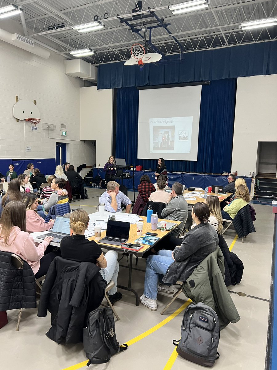 MsParkEDU's tweet image. Grade 4/5 educators participated in carousels to dive into math fundamentals through the CRA model. So much rich conversation, exploration and reflection! @tldsbmath