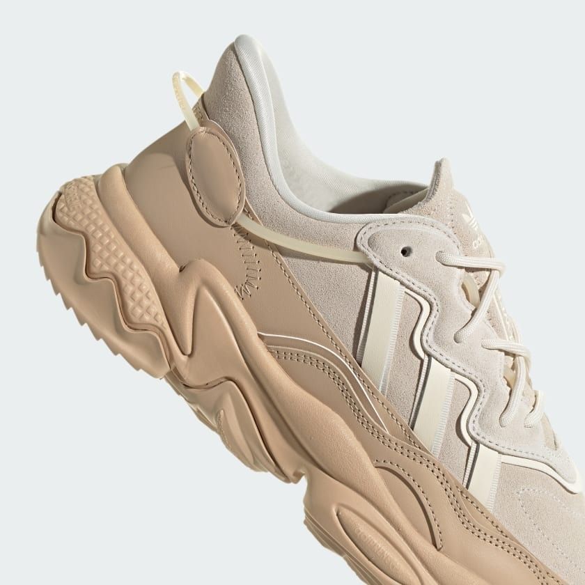 KicksFinder's tweet photo. Ad: Bold new look with all-day comfort. Available via adidas US
adidas Ozweego
FREE shipping and returns

Magic Beige ($52)($130 Retail)
>> https://t.co/w4Dne7Xms6

Core Black/Off White ($78)($130 Retail)
>> https://t.co/2Arn8JzTyV https://t.co/iutop3lEmW