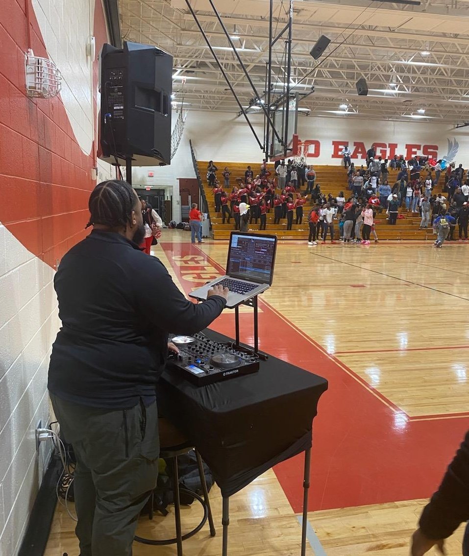 April Shell (@anshelltweets) on Twitter photo Way to "Protect The Nest" Eagles and get the "W" tonight against the Panthers! <a href="/spmeagles/">SummitParkway Middle</a>, #eaglepride, #protectthenest, #ballin, #goeaglemascotgo Way to "Protect The Nest" Eagles and get the "W" tonight against the Panthers! <a href="/spmeagles/">SummitParkway Middle</a>, #eaglepride, #protectthenest, #ballin, #goeaglemascotgo