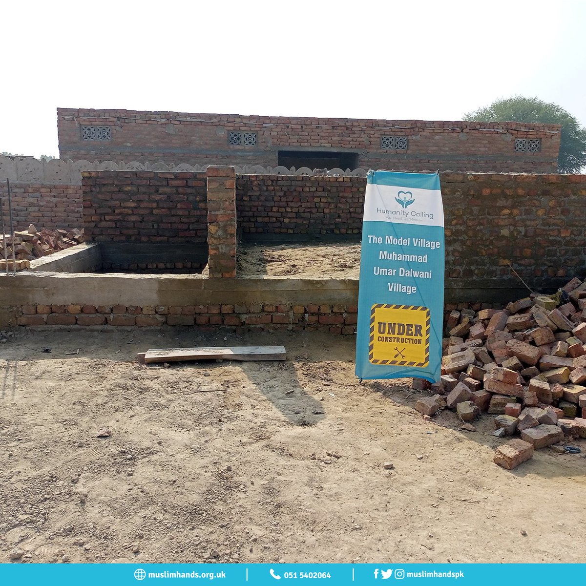 muslimhandspak's tweet photo. Humanity Unites! Joining hands with the #SindhGovernment, Muslim Hands is tirelessly working with #HumanityCalling to construct a model village in flood-affected Badin. Homes are rising for those affected, showcasing our commitment to flood victim rehabilitation. Together, we've been on this journey of welfare from day one.
#COP28UAE
@COP28_UAE
@DrAliahaider @BBhuttoZardari @murtazawahab1 @NazBaloch_ @AroobaRabbaniPP