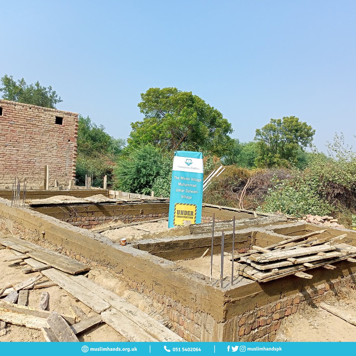 muslimhandspak's tweet photo. Humanity Unites! Joining hands with the #SindhGovernment, Muslim Hands is tirelessly working with #HumanityCalling to construct a model village in flood-affected Badin. Homes are rising for those affected, showcasing our commitment to flood victim rehabilitation. Together, we've been on this journey of welfare from day one.
#COP28UAE
@COP28_UAE
@DrAliahaider @BBhuttoZardari @murtazawahab1 @NazBaloch_ @AroobaRabbaniPP