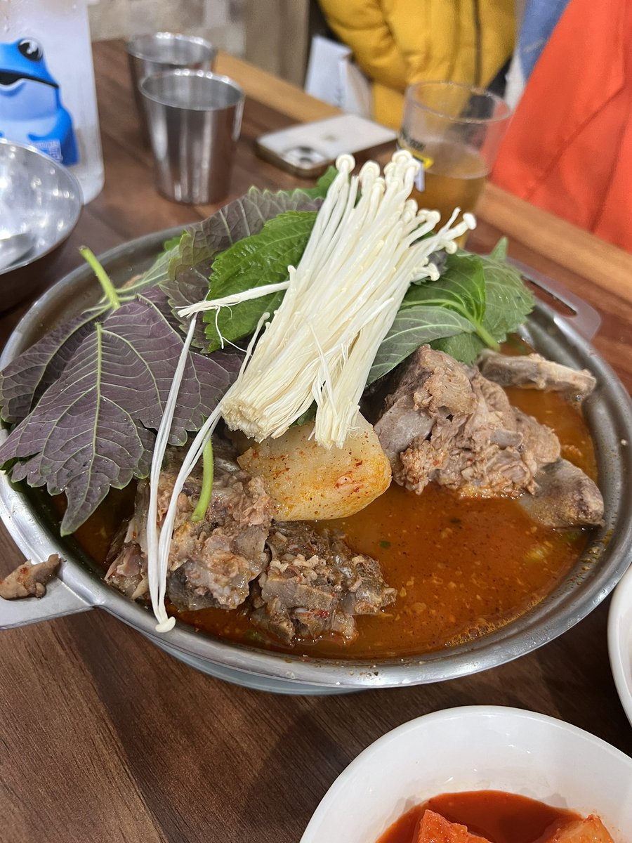 jonny_potter's tweet photo. Day 2: #Seoul food https://t.co/OWmiNzdKv3